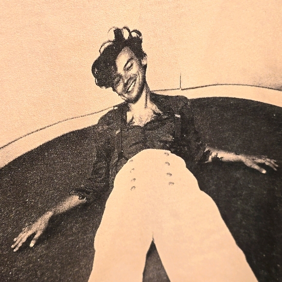 Official Merch Harry Styles Love on Tour Mint Green Sweatshirt - NEW - Picture 6 of 7